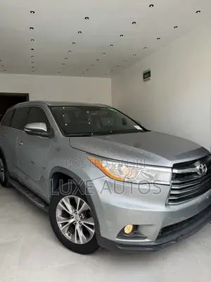 Toyota Highlander XLE 4dr SUV AWD (3.5L 6cyl 6A) 2015 Gray