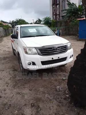Toyota Hilux 2014 White