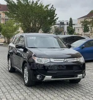 Mitsubishi Outlander 2015 Black