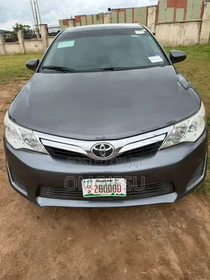 Toyota Camry LE 4dr Sedan (2.5L 4cyl 6A) 2012 Gray