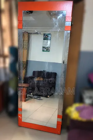 Salon Mirror