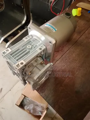 Gearmotor 120DC 24V 600W 3600 RPM Rv50 Ratio 5-1