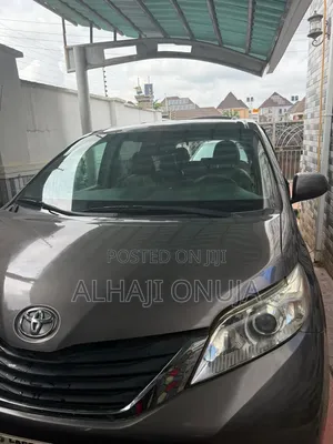 Toyota Sienna 2011 Gray