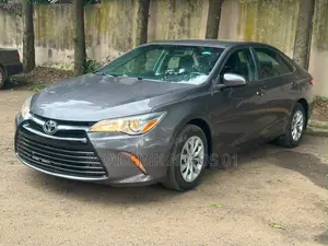 Toyota Camry LE 4dr Sedan (2.5L 4cyl 6A) 2017 Gray