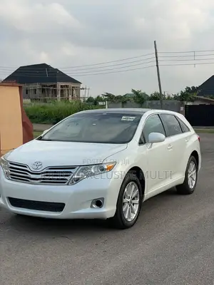 Toyota Venza LE 2011 White