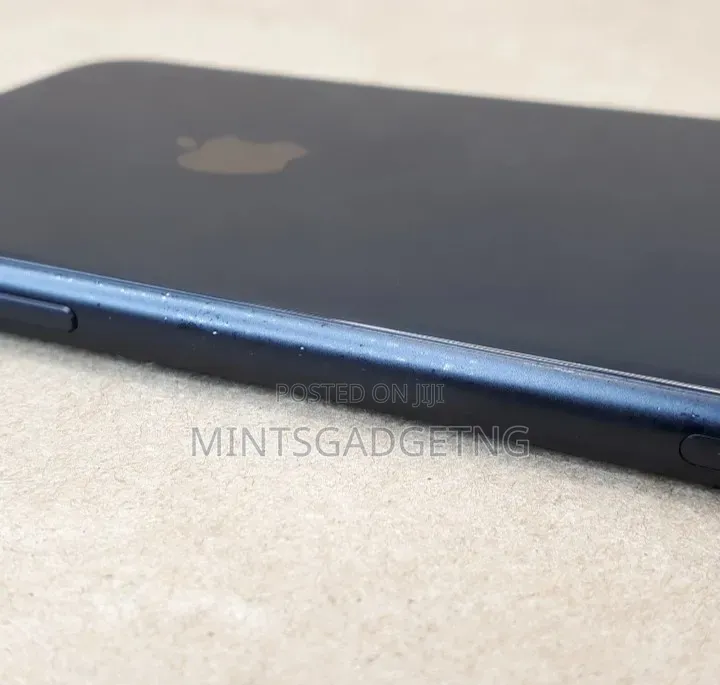Apple iPhone XR 64 GB Black