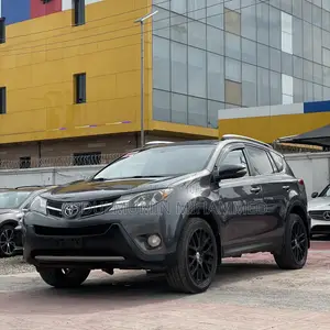 Toyota RAV4 Limited 4dr SUV AWD (2.5L 4cyl 6A) 2014 Silver