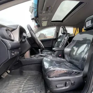 Toyota RAV4 Limited 4dr SUV AWD (2.5L 4cyl 6A) 2014 Silver
