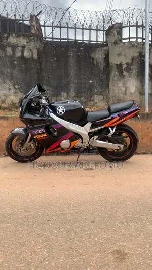 Yamaha Genesis 2005 Black