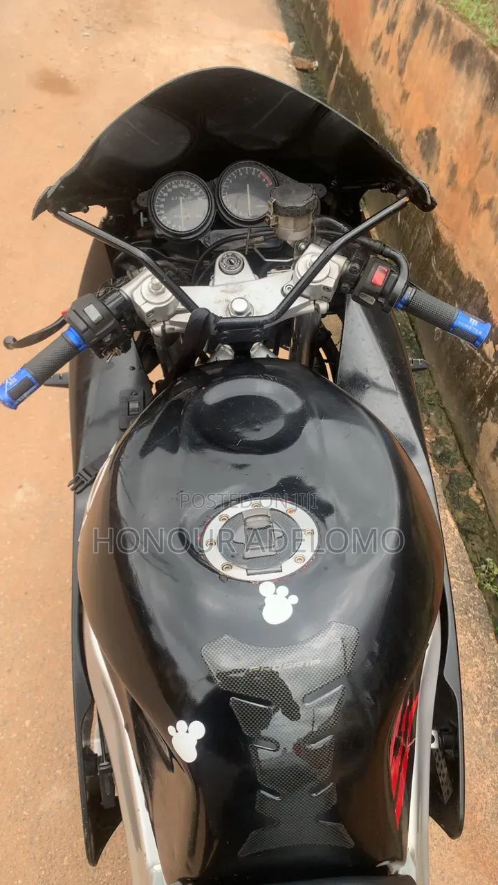 Yamaha Genesis 2005 Black