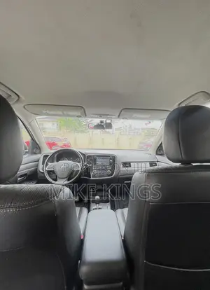 Mitsubishi Outlander 2015 Black