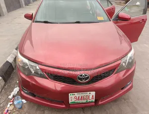 Toyota Camry SE 4dr Sedan (2.5L 4cyl 6A) 2013 Red
