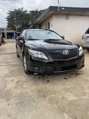 Toyota Camry SE 4dr Sedan (2.5L 4cyl 6AM) 2010 Black