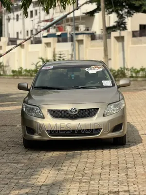 Toyota Corolla 2010 Gold