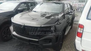 New Toyota Hilux 2025 Black