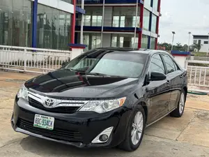 Toyota Camry XLE 4dr Sedan (2.5L 4cyl 6A) 2013 Black