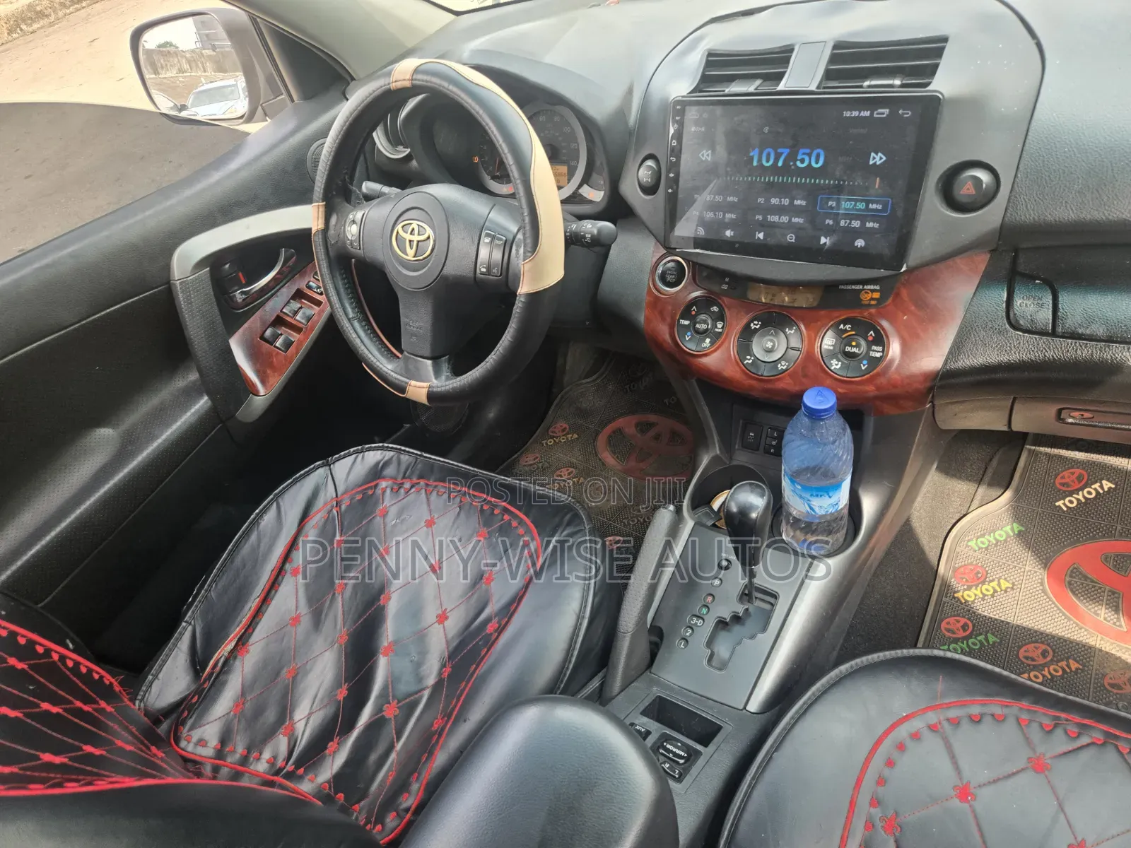 Toyota RAV4 2011 Gold