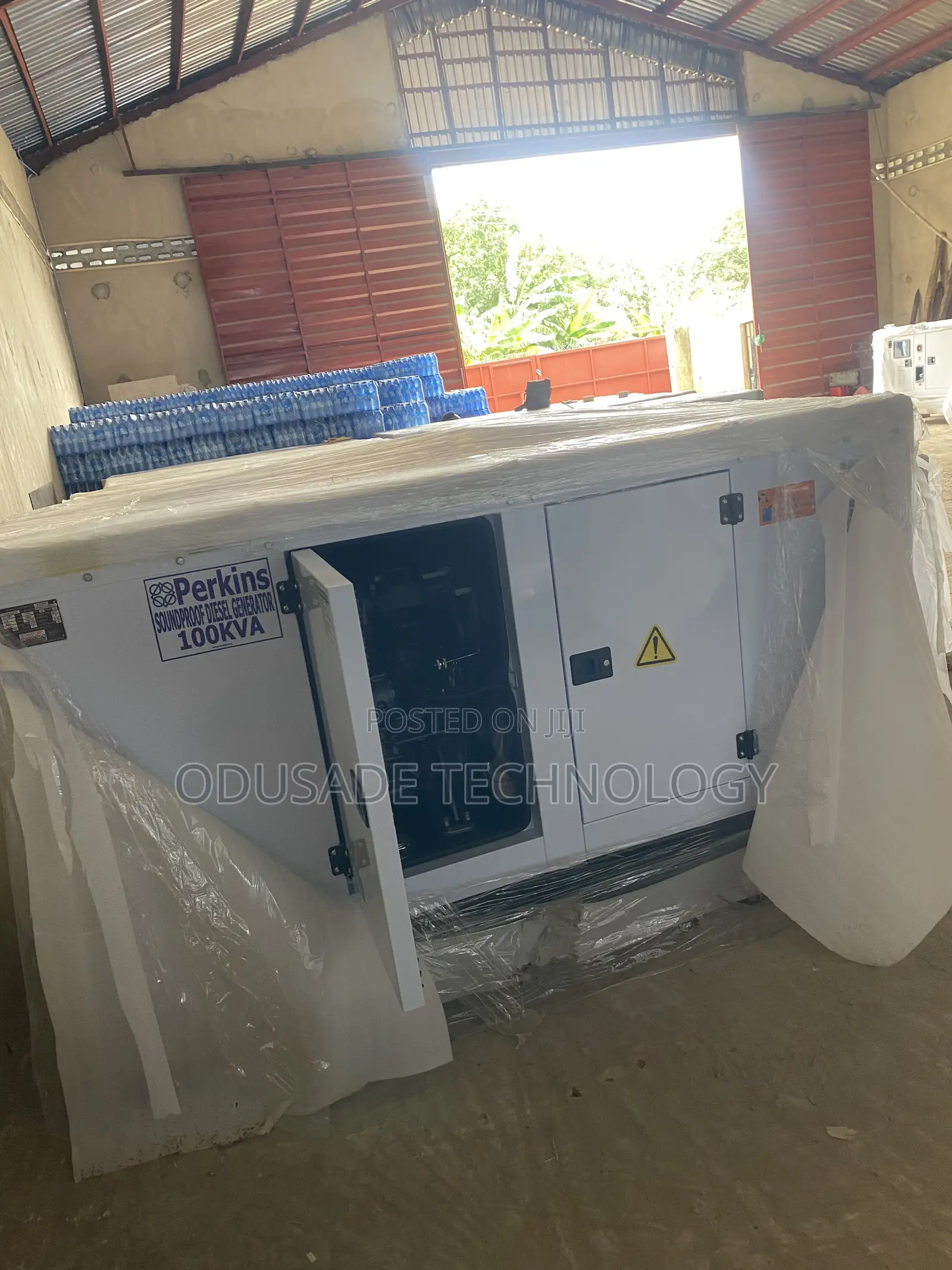 Perkins-Powered 100KVA Soundproof Diesel Gen Set