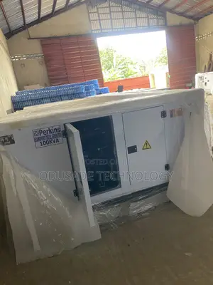 Perkins-Powered 100KVA Soundproof Diesel Gen Set