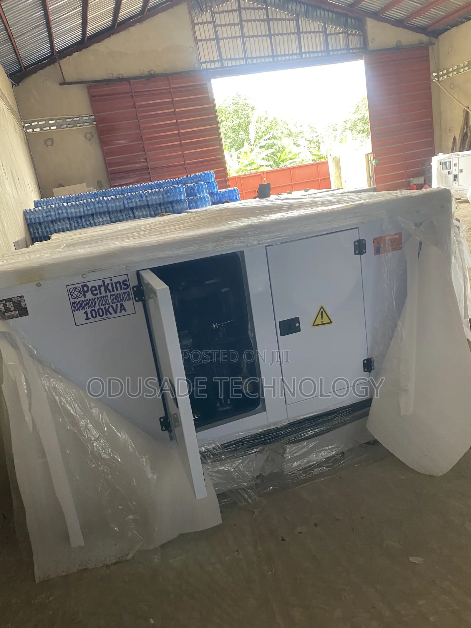 Perkins-Powered 100KVA Soundproof Diesel Gen Set