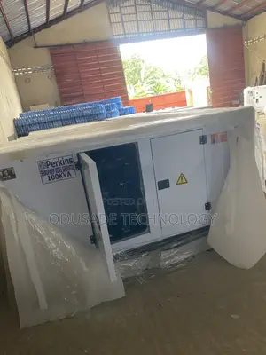 Perkins-Powered 100KVA Soundproof Diesel Gen Set