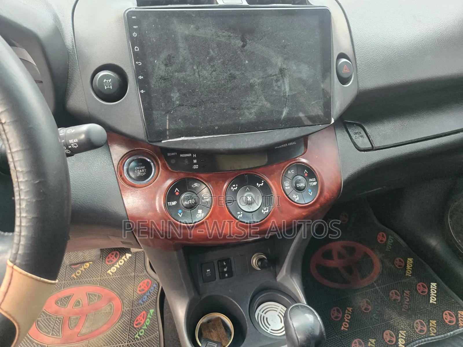 Toyota RAV4 2011 Gold