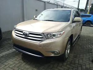 Toyota Highlander Limited 2012 Gold