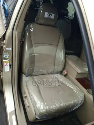 Toyota Highlander Limited 2012 Gold