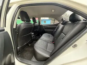 Toyota Corolla 2019 White