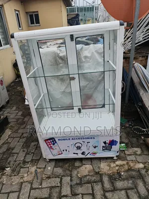 Show Glass