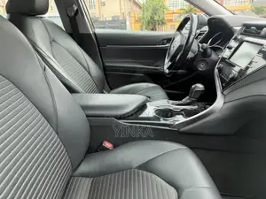 Toyota Camry SE (2.5L 4cyl 8A) 2019 Black