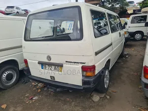 Volkswagen Transporter 2003 White