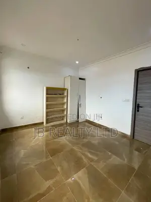 Studio Apartment in Chevron for rent