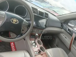 Toyota Highlander 2010 Silver