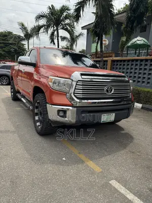 Toyota Tundra 2018 Orange