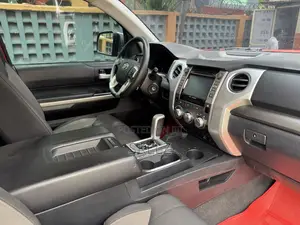 Toyota Tundra 2018 Orange