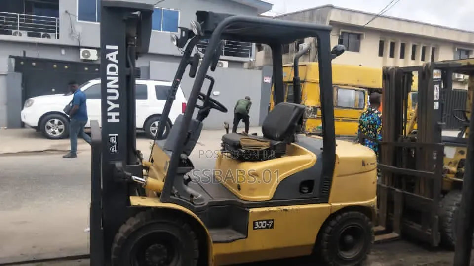 3 TONS FORKLIFT Newly Arrived