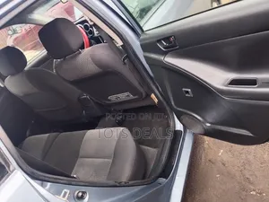 Toyota Matrix Hatchback FWD (1.8L 4cyl 5M) 2007 Blue