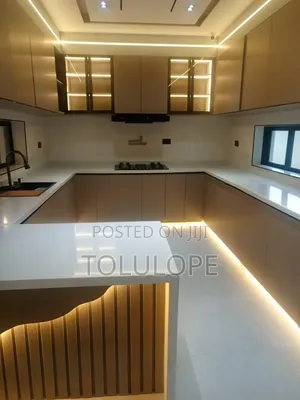 3bdrm Block of Flats in Maryland Estate for rent