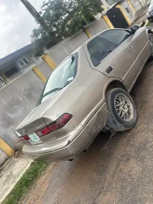 Toyota Camry Automatic 1999 Gold
