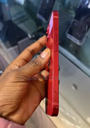 Apple iPhone 13 128 GB Red