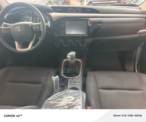 Toyota Hilux 2023 White