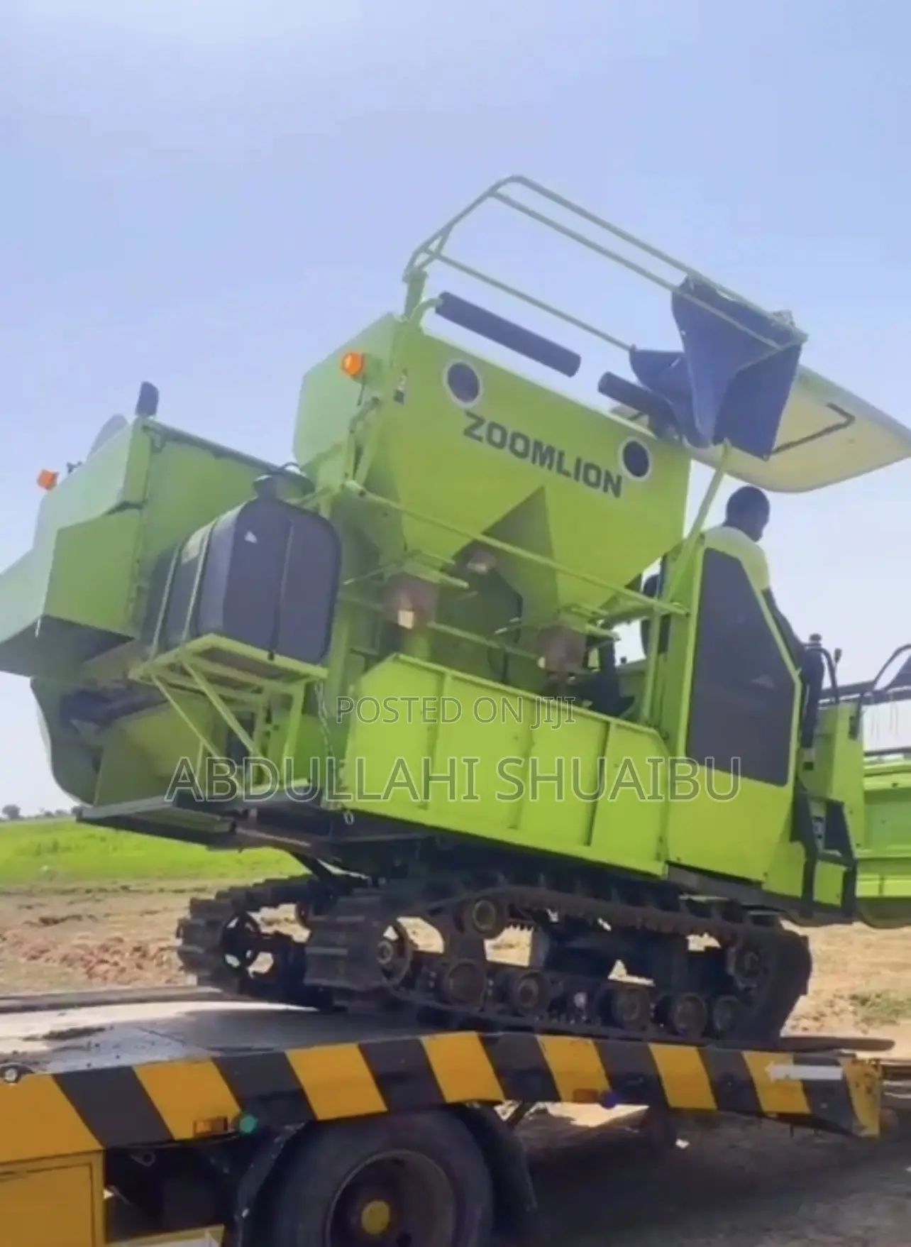 Combine Harvesting Machine