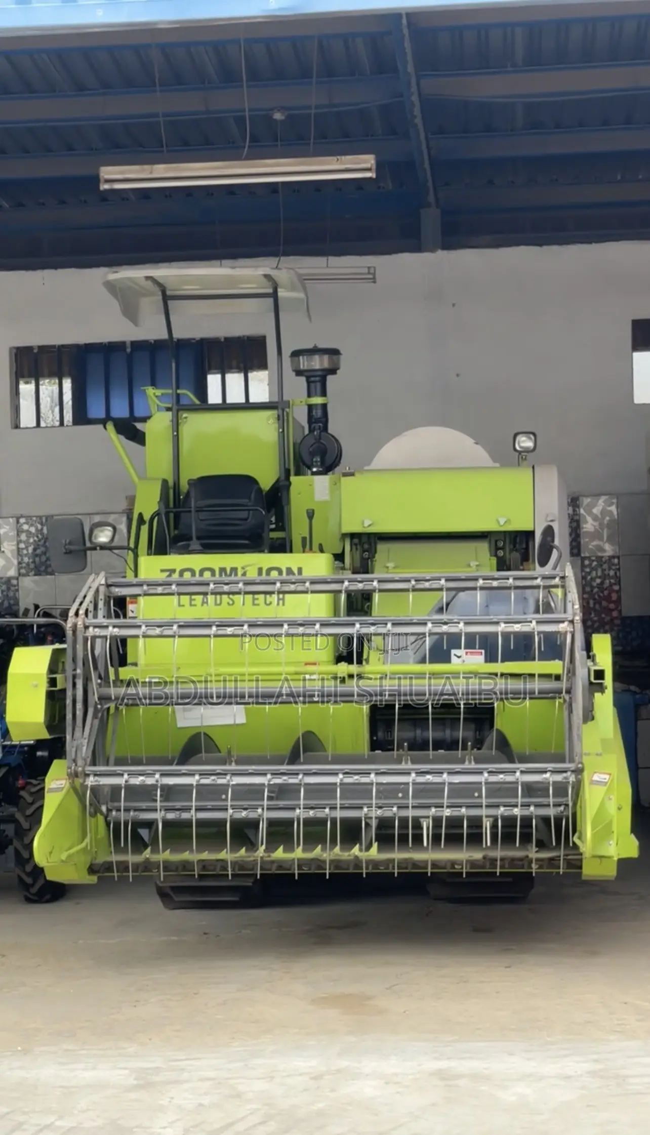 Combine Harvesting Machine