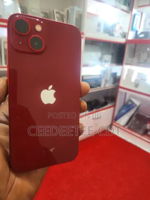 Apple iPhone 13 128 GB Red