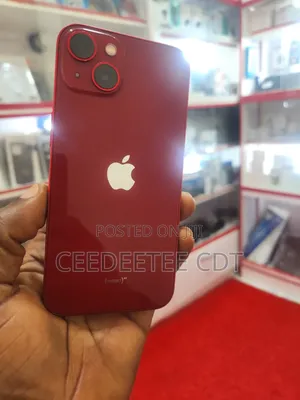 Apple iPhone 13 128 GB Red