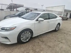 Lexus ES 2016 White