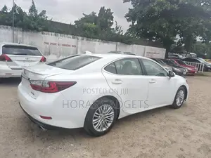 Lexus ES 2016 White
