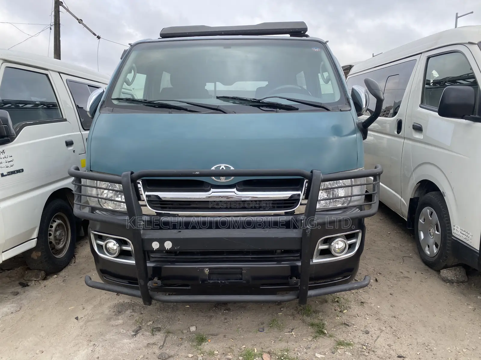 Toyota HiAce 2012 Blue