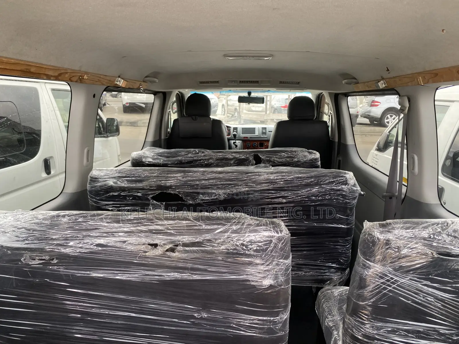 Toyota HiAce 2012 Blue